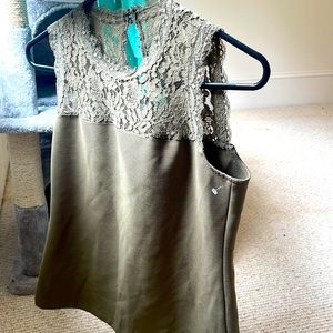 7th Avenue New York & Company shirt